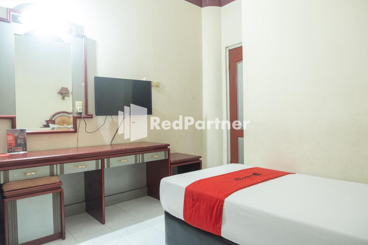 Akur Hotel Malioboro Mitra Reddoorz Yogyakarta Exterior photo