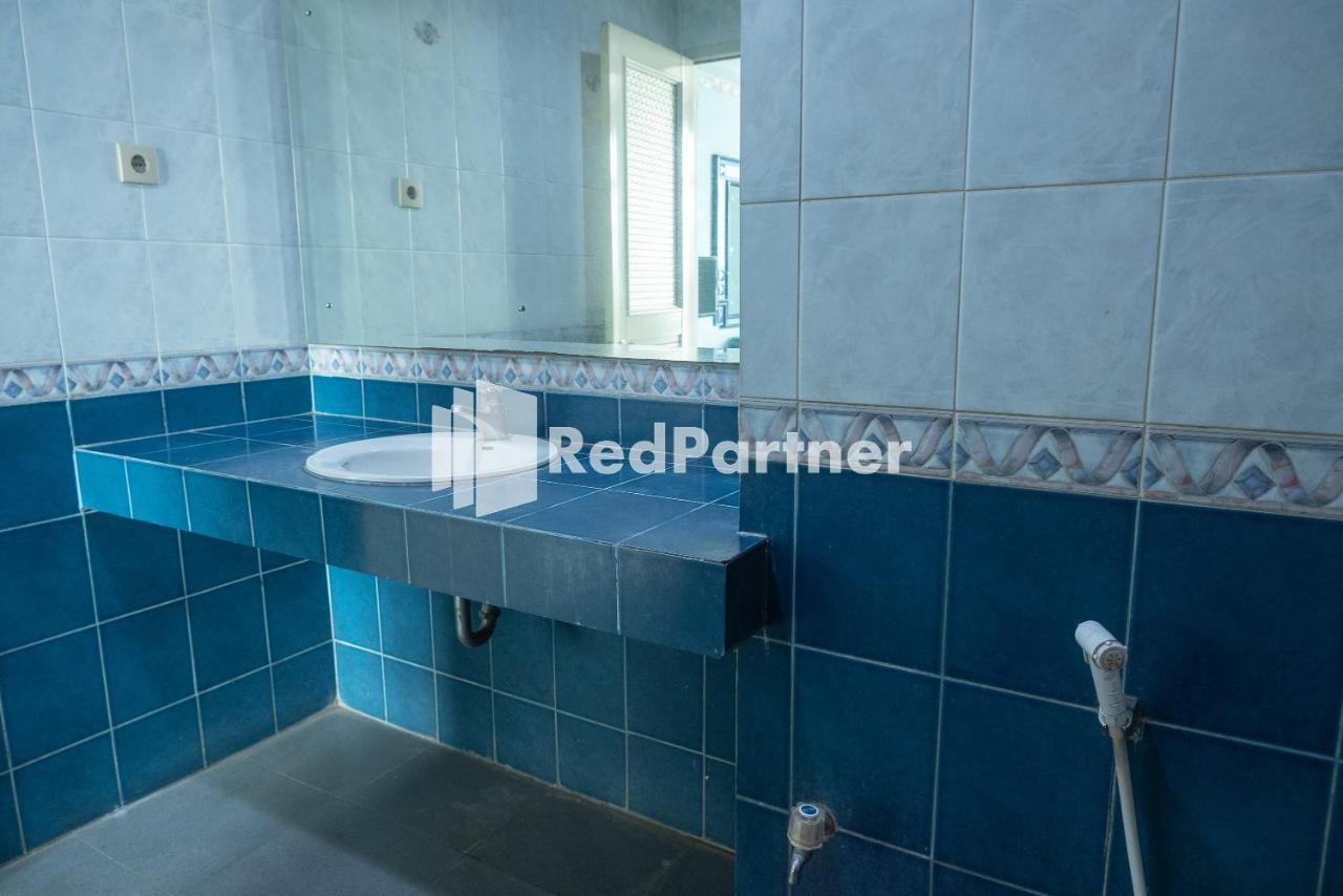 Akur Hotel Malioboro Mitra Reddoorz Yogyakarta Exterior photo