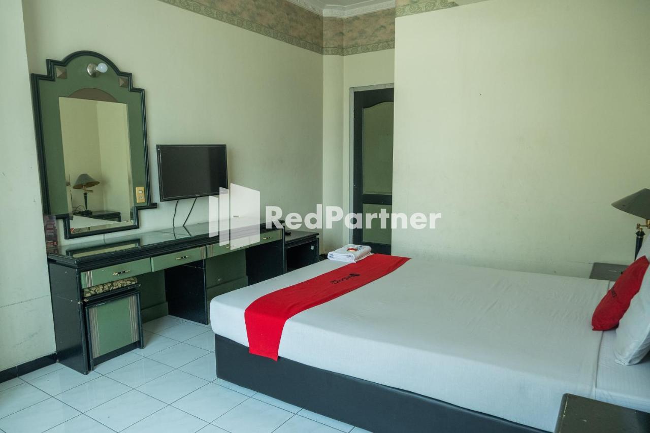 Akur Hotel Malioboro Mitra Reddoorz Yogyakarta Exterior photo